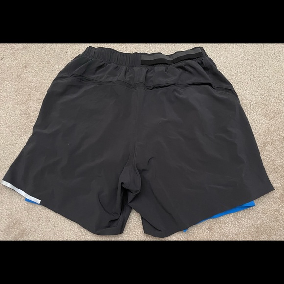 LULULEMON Men’s License to Train” Lined black shorts with reflective detail - Picture 3 of 11